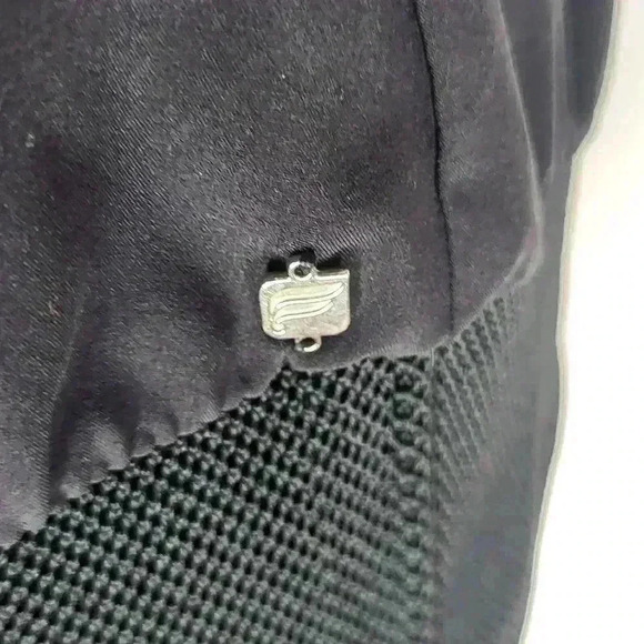 Fabletics Lola Long Sleeve Athletic Top M Crew Neck Pullover Activewear Black - Picture 7 of 10